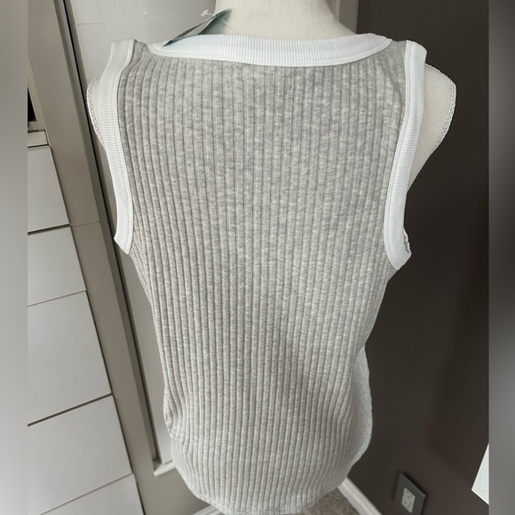 Maurices Tank - Picture 4 of 4